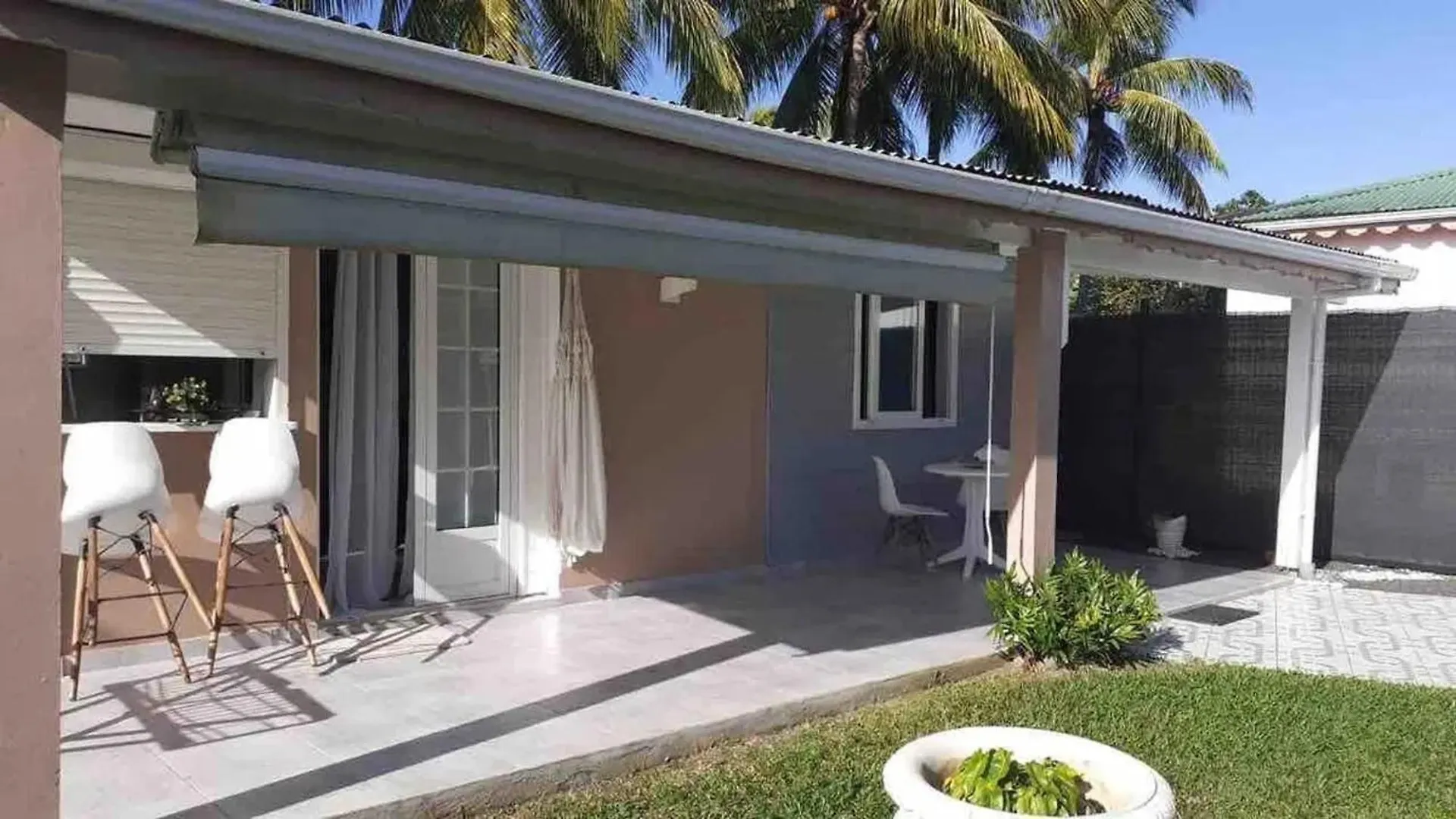 Nyaraló Bungalow Confortable A Sainte-Rose Avec Jardin Prive_222